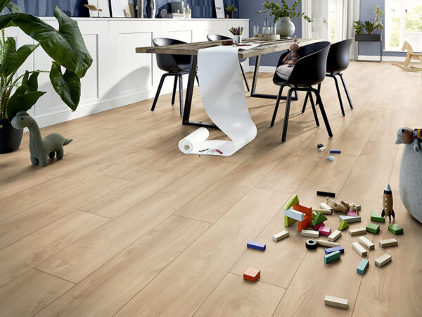 MAMMUT PLUS WIDE LONG PLANK MACRO OAK LIGHT LAMINATE FLOORING AC5