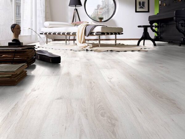 SMART 4V PLANK OAK WHITE LAMINATE FLOORING AC3